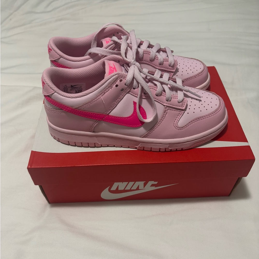 Nike Dunk Low Triple Pink